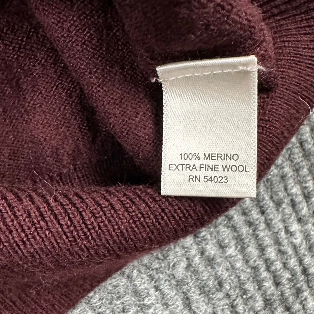 Banana Republic Sweater Mens L Burgundy Argyle Extra Fine Merino Wool V-Neck